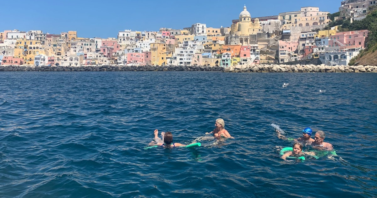 Von Sorrento Aus: Ischia Und Procida Bootstour Mit Schnorcheln ...