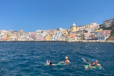 De Sorrente: excursion en bateau à Ischia et Procida avec plongée en apnée