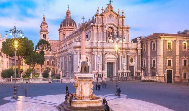 Visit Catania City Highlights Tour with Guide in Naples, Italy