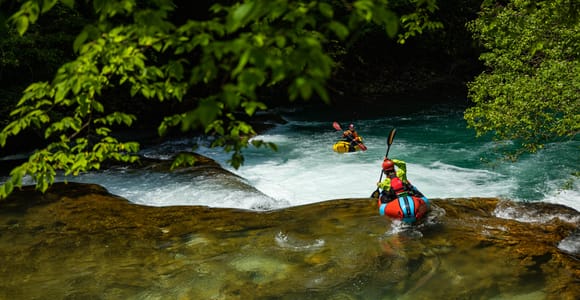 Mrežnica-Fluss: Kleingruppentour mit Einzelkajaks und Guide Mrežnica-Fluss: Kleingruppentour mit Einzelkajaks und Guide