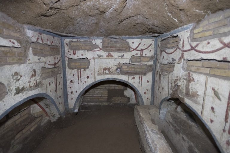 Rome: Guided Underground Tour Catacombs Tour in Spanish and Navona Underground