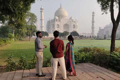 From Delhi: Sunrise Taj Mahal and Agra Fort Private Tour