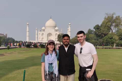 From Delhi: Taj Mahal, Agra Fort, and Baby Taj Day Tour