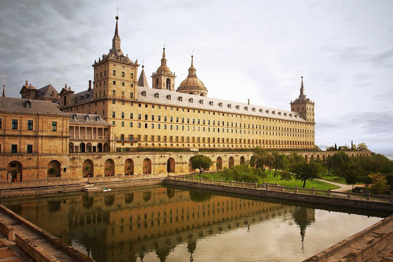 Van Madrid: El Escorial, Vallei van de gevallenen en stadstour