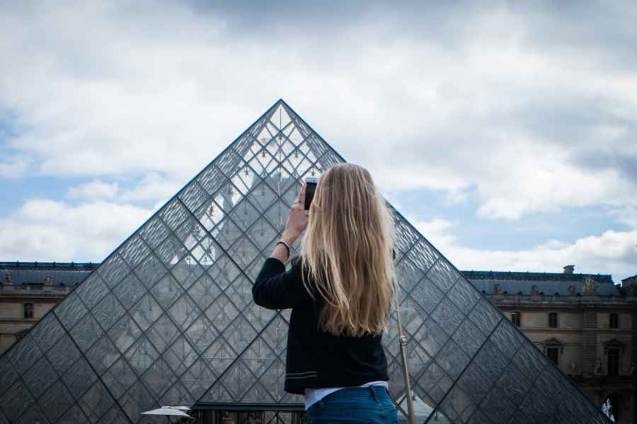 Paris: Stadtrundfahrt mit Louvre-Tickets & Apfelwein mit Crpe
