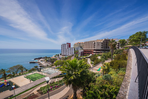 Funchal : explorez les sites touristiques de la ville en tuk-tuk