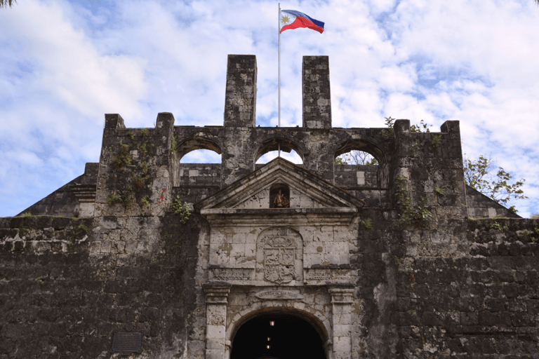 Tour della città di Cebu e Lapu-Lapu con pranzo alla Casa del Lechon