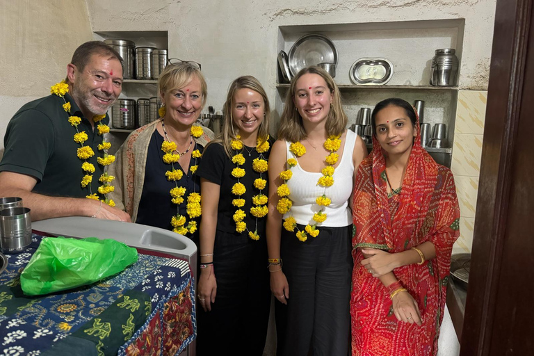 Udaipur: Traditional Cooking Experience at Local Family