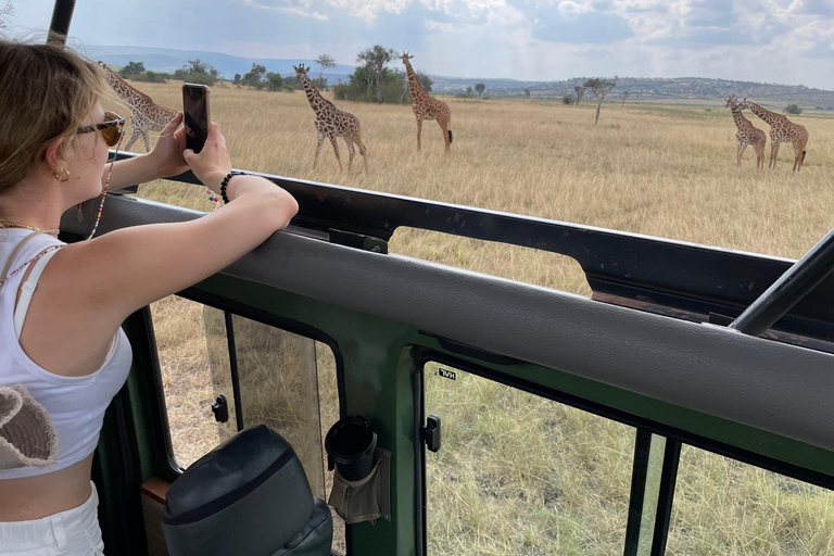 Safari de un día por la fauna de AkageraLand Cruiser (No open-r),Barco