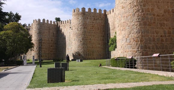 Von Madrid aus: Ganztagestour nach Avila und Segovia