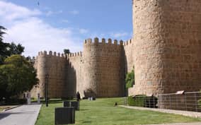 From Madrid: Avila and Segovia Full-Day Tour