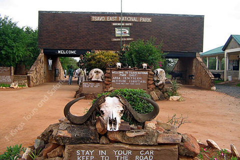 From Diani/Mombasa: 3-Days Tsavo East and Saltlick Lodge