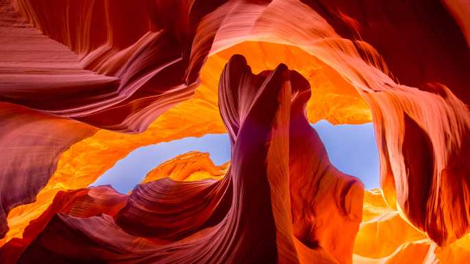 Page: Lower Antelope Canyon Walking Tour with Navajo Guide