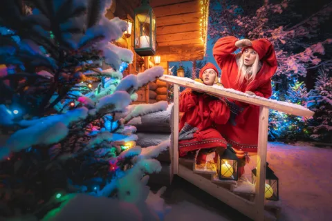 Elf Hat Academy dans le village du Père Noël