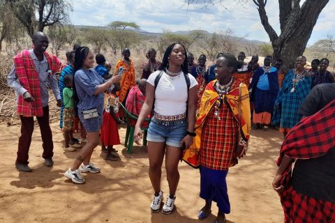 Da Nairobi: tour giornaliero del villaggio Masai