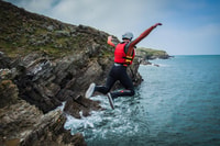 Newquay, Abenteuer des Coastering - Hizvo