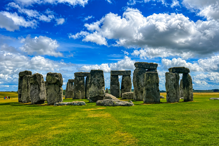 London: Cotswolds, Stonehenge & Bath Christmas Markets Tour London: Cotswolds, Bath, and Stonehenge with entry ticket