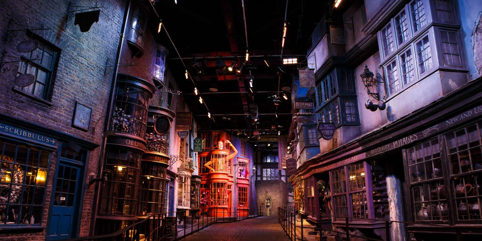 Studio Tour & River Thames Cruise