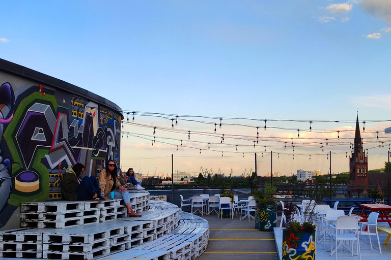 Gdańsk: Wrzeszcz and Shipyard District Private Bike Tour Golden Hour Ride – Gdańsk on evening mood Photo Stops