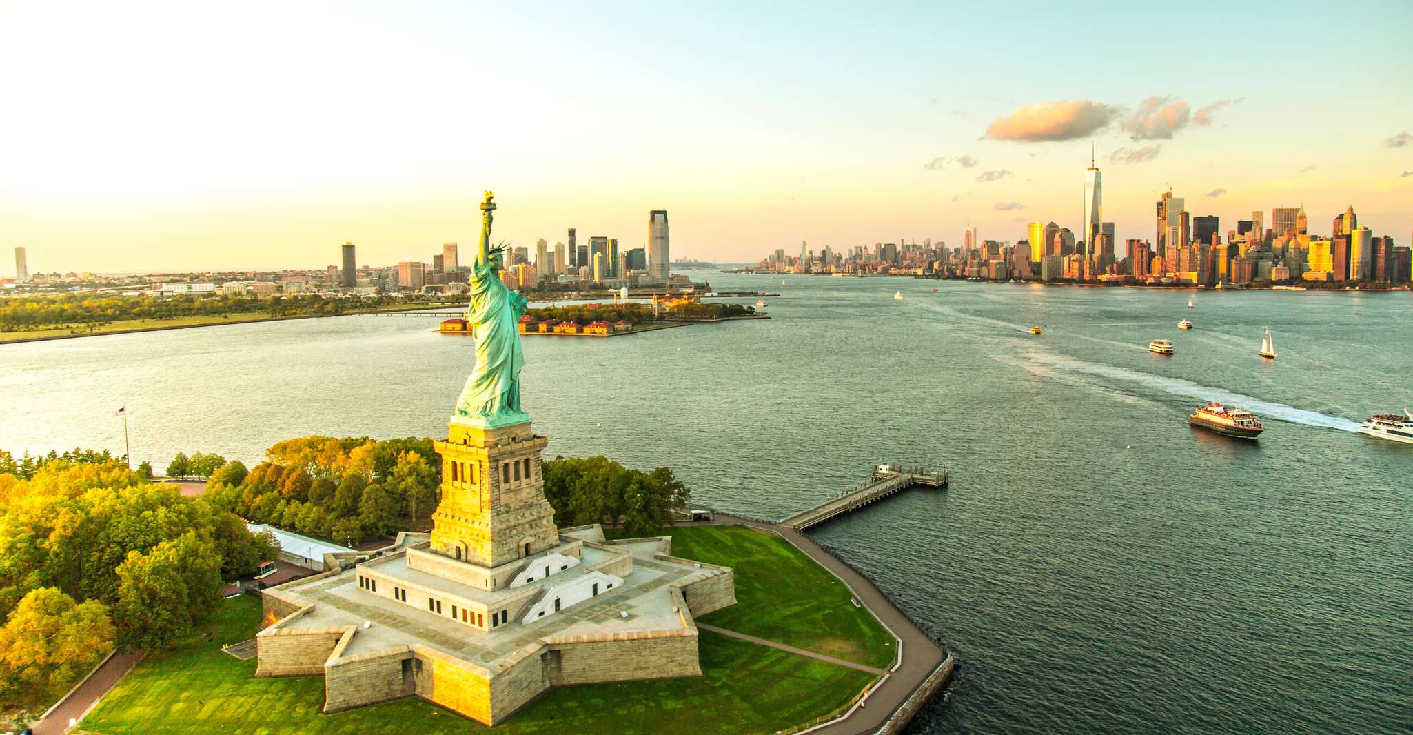 NYC, Statue of Liberty and Ellis Island Tour with Ferry - Housity