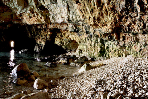 Polignano a Mare: Boat Trip, Swim & Cave with Aperitif