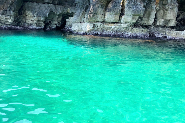 Polignano a Mare: Boat Trip, Swim & Cave with Aperitif