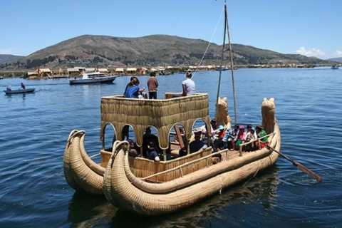 Z Cusco: Jezioro Titicaca z wizytą w Uros i TaquileCusco: Jezioro Titicaca 2-dniowe odrobina Alojamiento