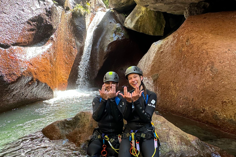 Go Explore Canyoning Level 2 (Nun&#039;s Valley) .Go Explore canyoning nivel 2 Corral das freiras