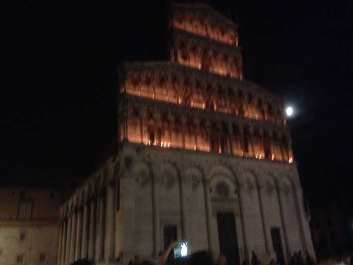 Lucca: begeleide stadswandeling bij nacht
