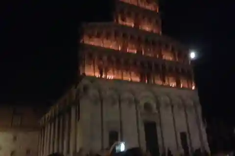 Lucca: Guided City by Night Walking Tour