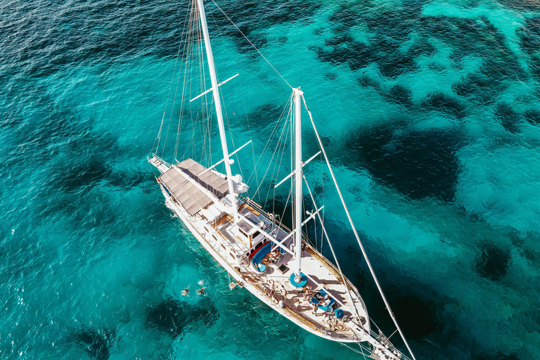 Sliema: Three Bay Cruise with Lunch & Optional Transfers Including Transportation