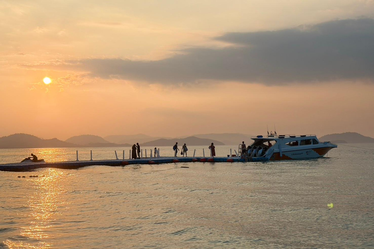 Phuket: Phi Phi Islands Late Departure Tour with Lunch Tour with Shared Hotel Transfer