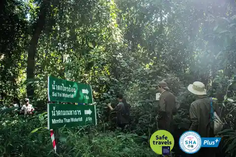 Caminhada em Chiang Mai: Área de Doi Suthep com visita ao mercado e ao templo