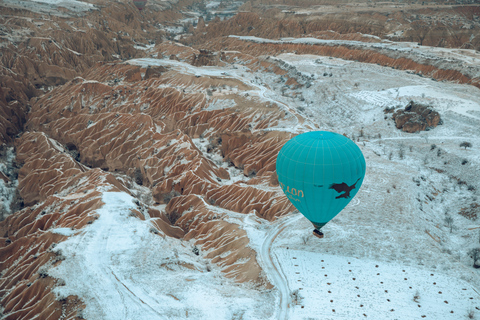 Cappadocia: Hot Air Balloon Tour with Light Breakfast