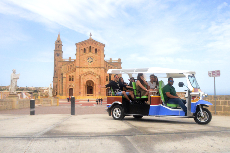 Malta: Gozo heldagstur med Tuk-Tuk och lunchMalta: Gozo heldags Tuk-Tuk Tour med lunch