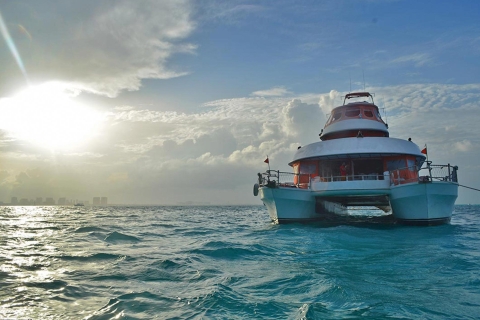 Cancun: Full-Day Catamaran Cruise to Isla Mujeres All Inclusive