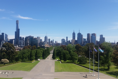 Melbourne: wycieczka rowerowa z przewodnikiem po mieście z przystankiem na sprzęt i lunch