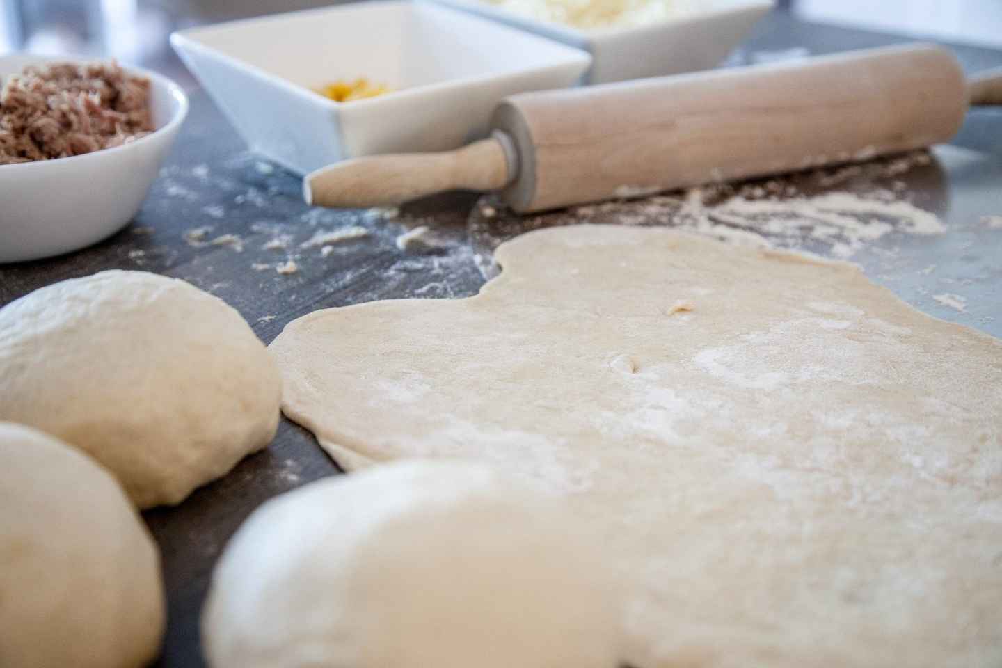Taormina: Pizza Making Class with Lunch and Wine Tasting