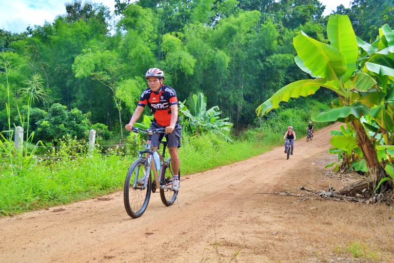From Chiang Mai: Mae Taeng Valley Hike & Bike Day Trip