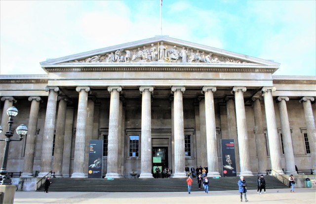Visit London British Museum Private Guided Tour with Tickets in England