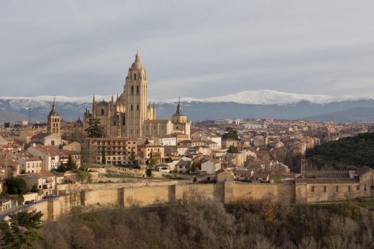 Madrid: privétour van 12 uur naar Ávila en SegoviaMadrid: privébustour Avila en Segovia