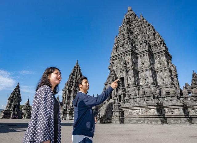 Yogyakarta: Palace, Water Castle, and Prambanan Temple Tour