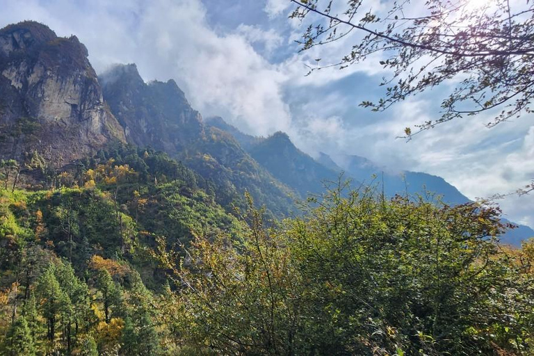 Trekking di 5 giorni sul Gosaikunda: un viaggio verso i laghi sacri