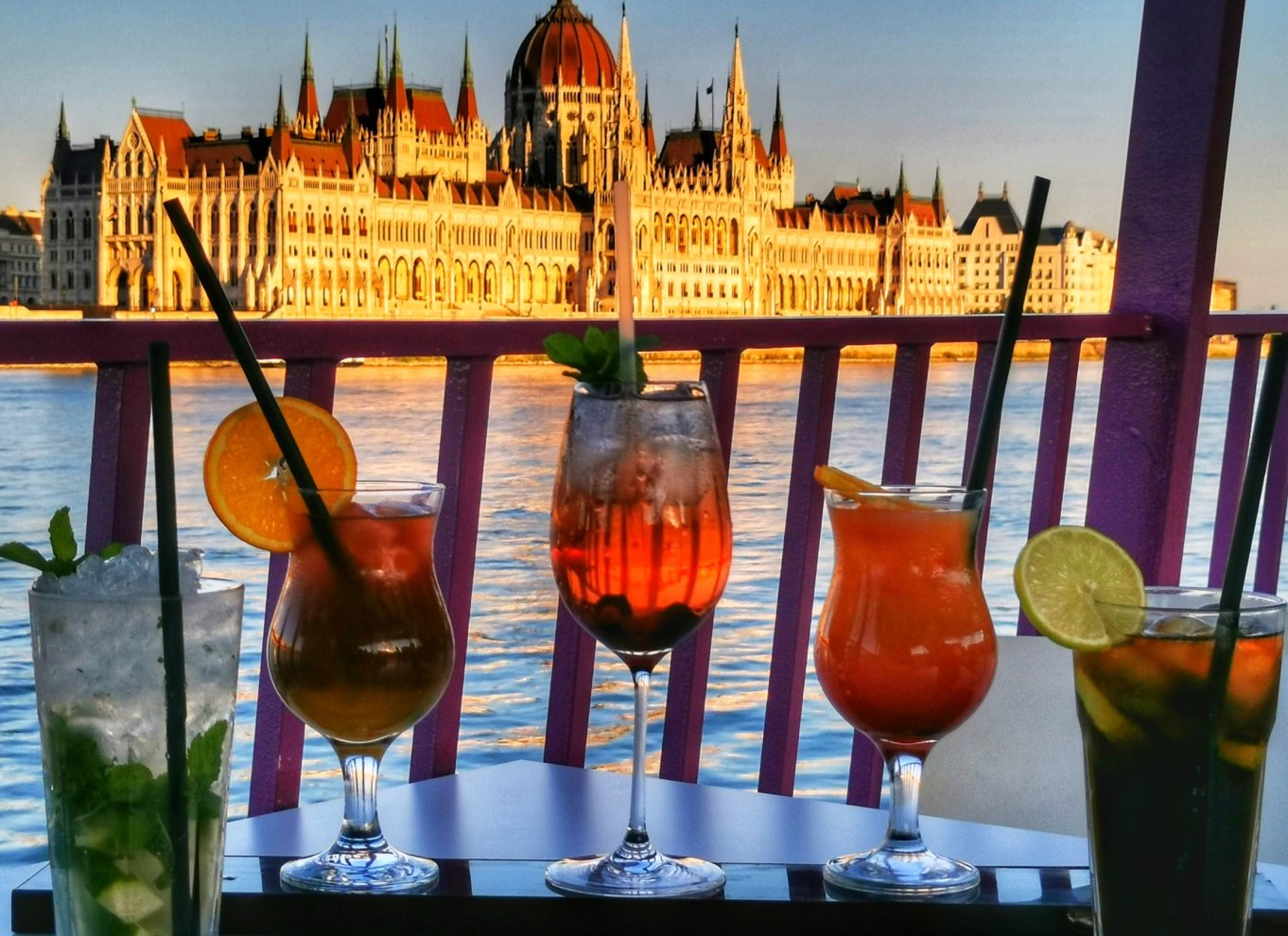 budapest boat tour unlimited drinks