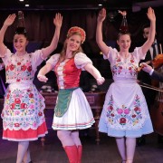 Budapest: Dinner Cruise with Operetta and Folk Show | GetYourGuide