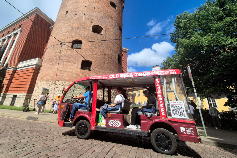 Riga: Old Town E-Bus Tour and Central Market Food Tasting