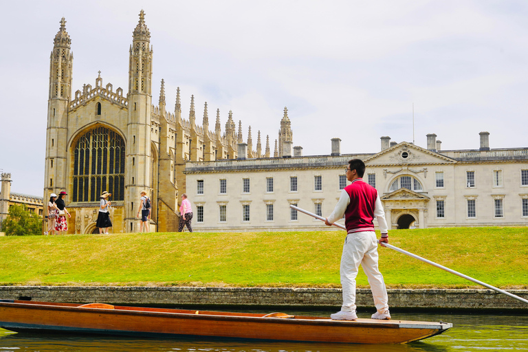 Chinese Punting Tour in Cambridge Chinese Punting Tour in Cambridge (Shared)