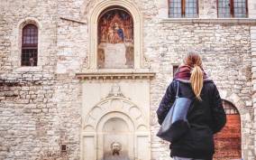 Gubbio: Private Walking Tour and Food tasting