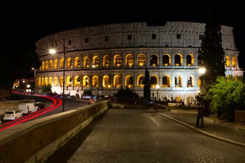 Roma: Coliseu à noite com passeio de metrô e arena