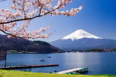 From Tokyo: Mt Fuji 5th Sta. Oshino Hakkai & Onsen Day Tour